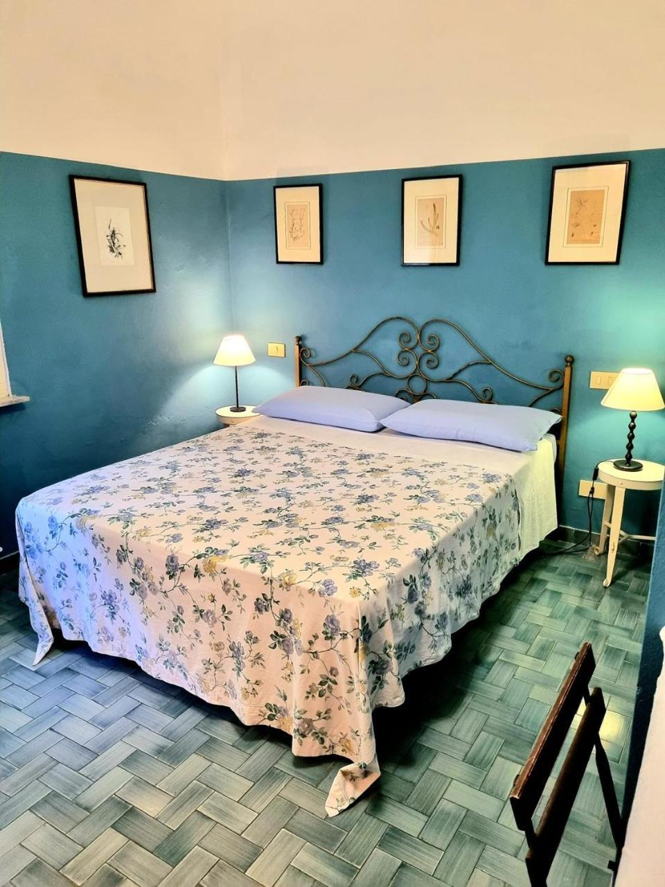 Casa Cambini Bed & Breakfast Marina di Massa Luaran gambar