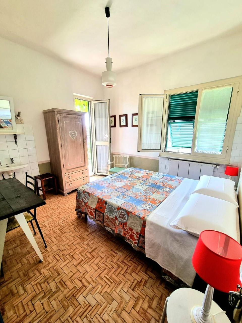 Casa Cambini Bed & Breakfast Marina di Massa Luaran gambar